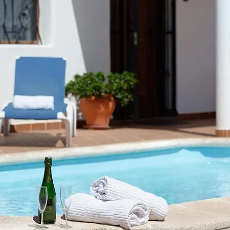 Villa Playa Blanca Sleeps 8 Pool Wifi *