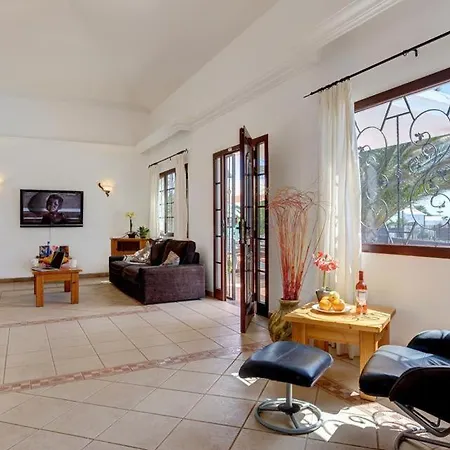 Villa Playa Blanca Sleeps 8 Pool Wifi *