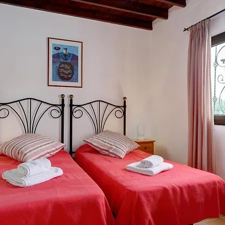 Playa Blanca Sleeps 8 Pool Wifi Villa