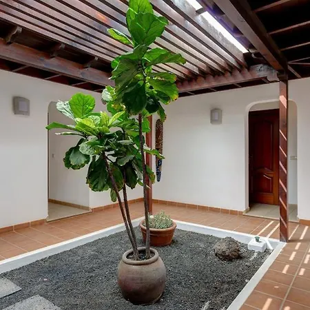 Playa Blanca Sleeps 8 Pool Wifi Villa Playa Blanca (Lanzarote)