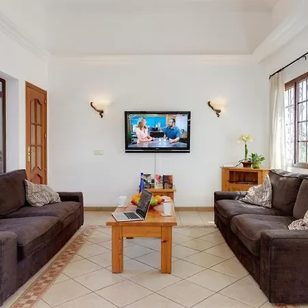 Villa Playa Blanca Sleeps 8 Pool Wifi *